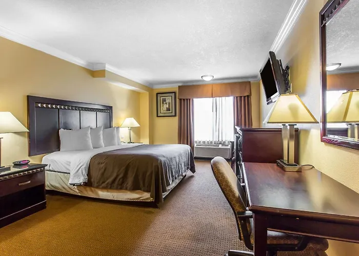 Quality Inn & Suites Bell Gardens-Los Angeles
