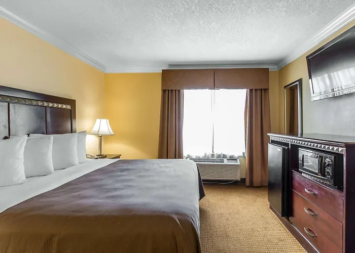 Quality Inn & Suites Bell Gardens-Los Angeles