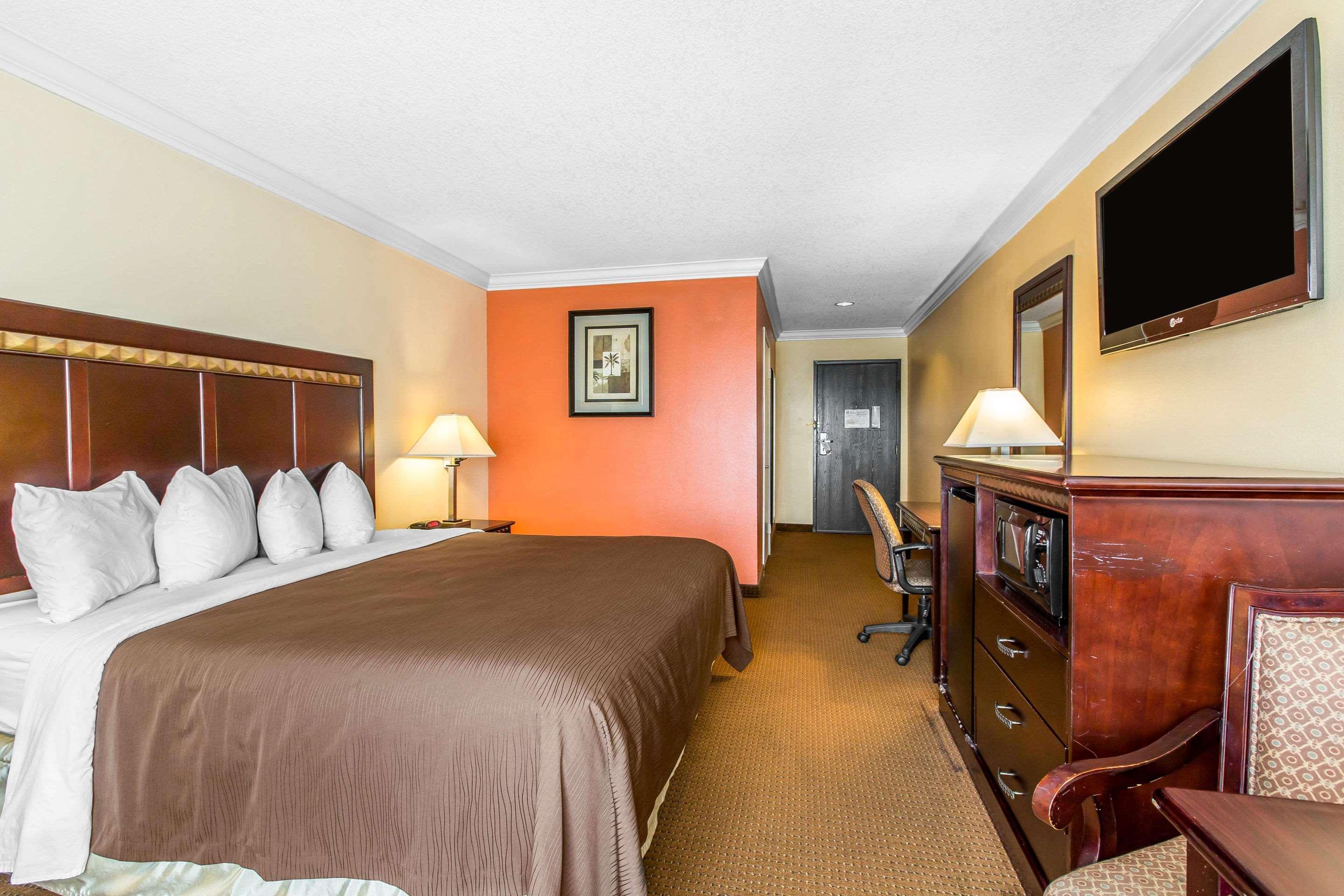Quality Inn&suites Bell Gardens-los Angeles Hotel