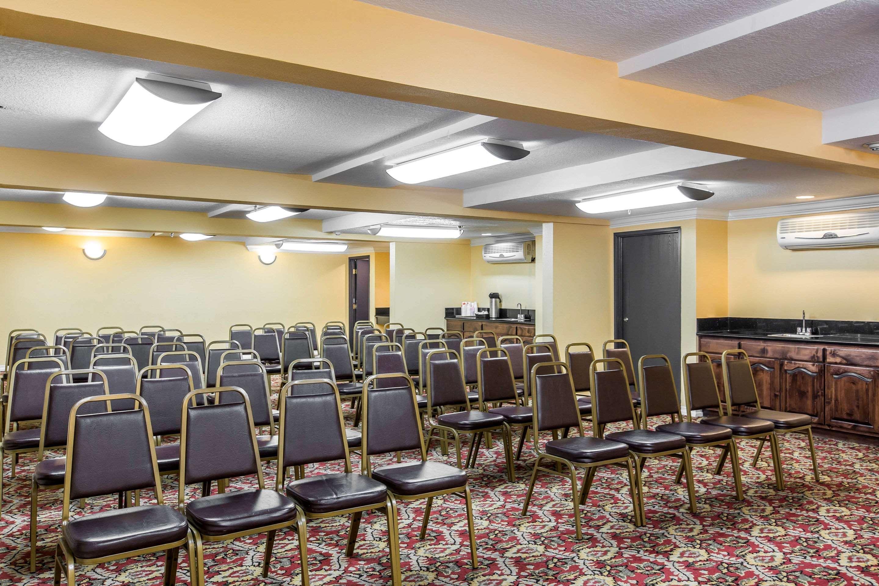 Quality Inn&suites Bell Gardens-los Angeles 3*