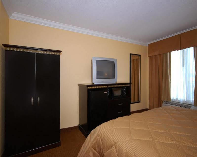 Quality & Bell Gardens-los Angeles Hotel