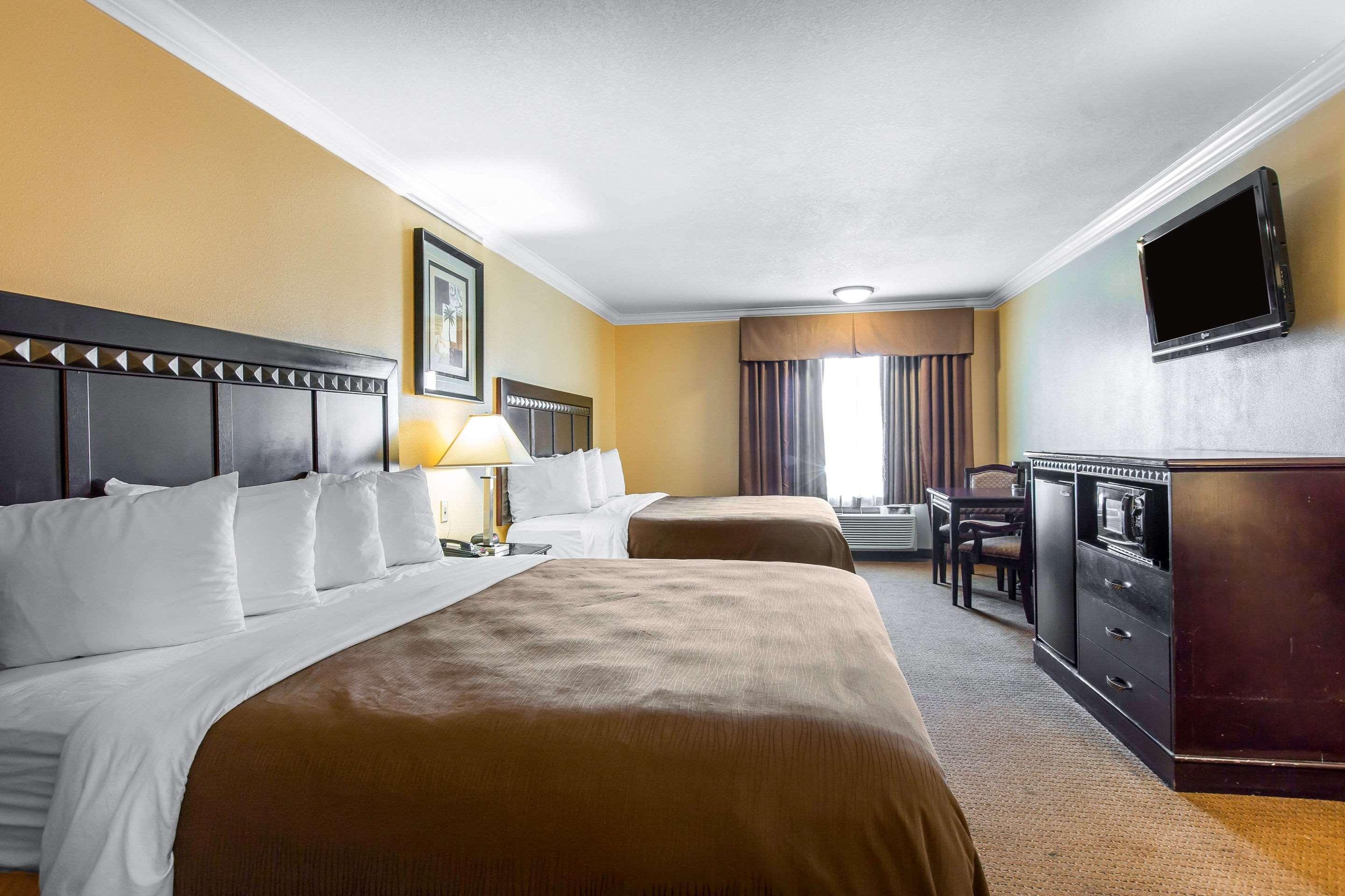 Quality & Bell Gardens-los Angeles Hotel