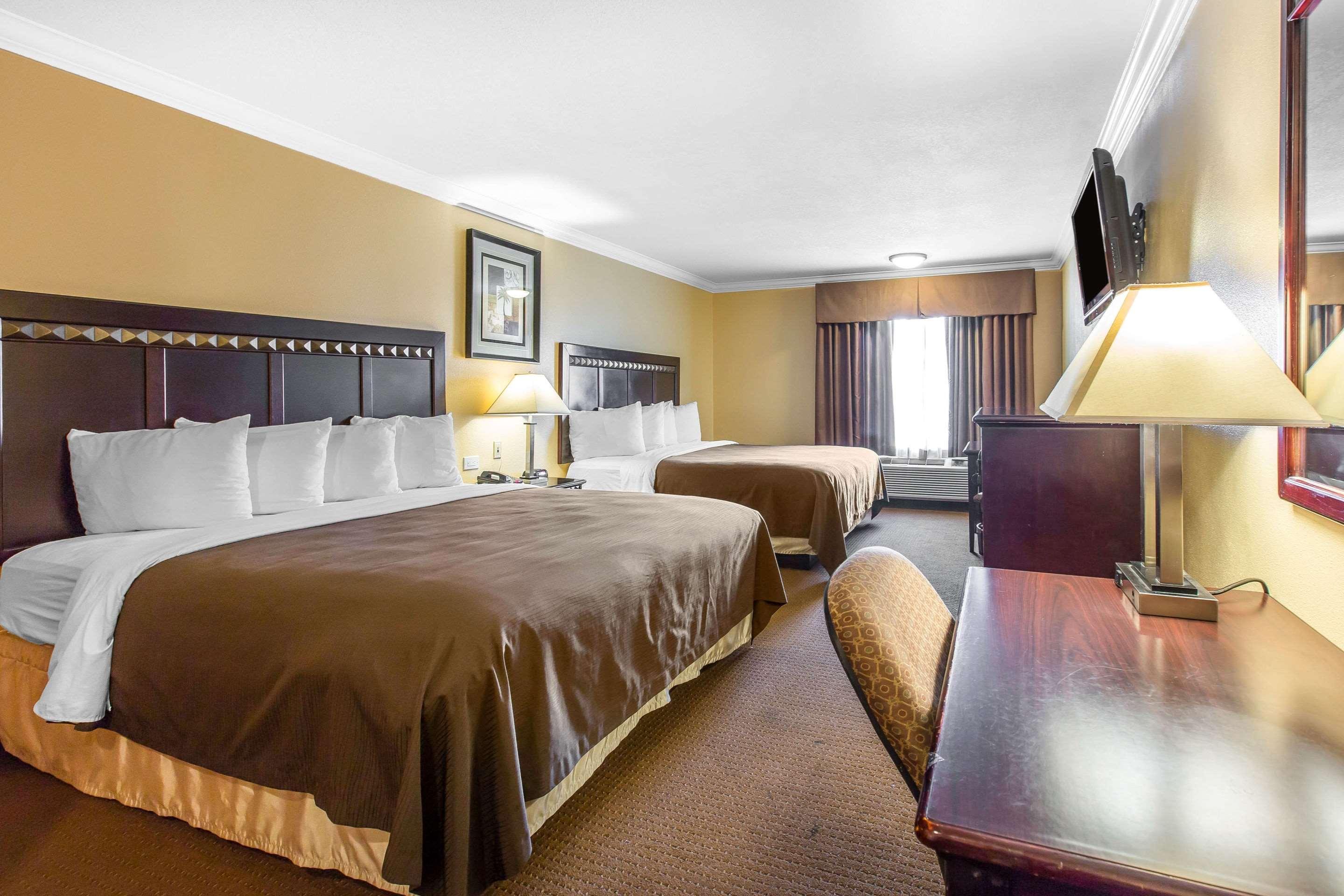 Quality & Bell Gardens-los Angeles Hotel 3*