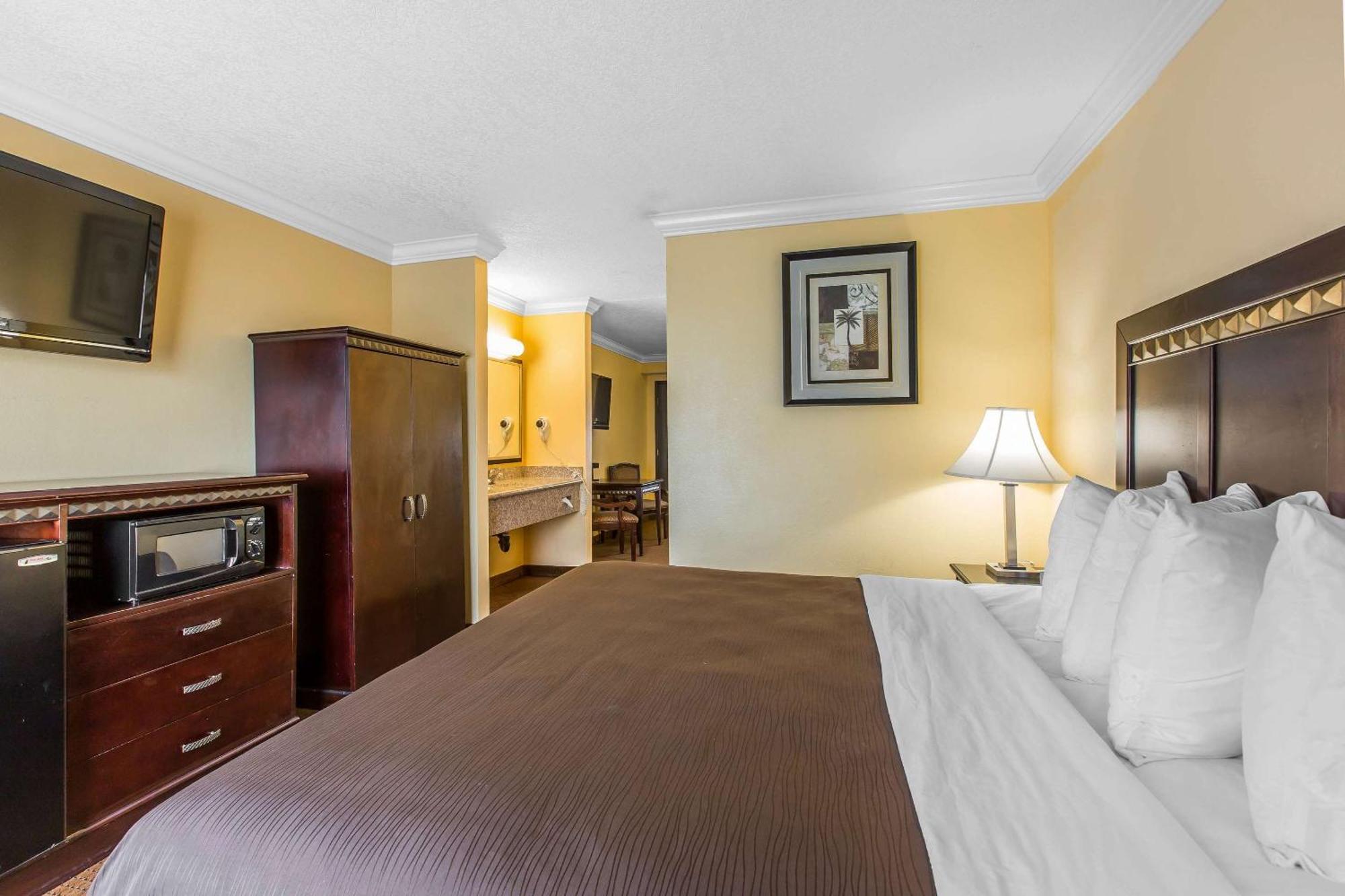Quality & Bell Gardens-los Angeles Hotel
