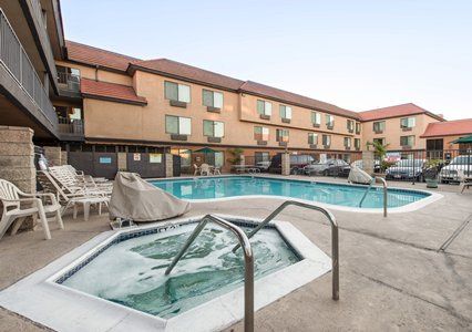 Quality Inn&suites Bell Gardens-los Angeles Hotel 3*