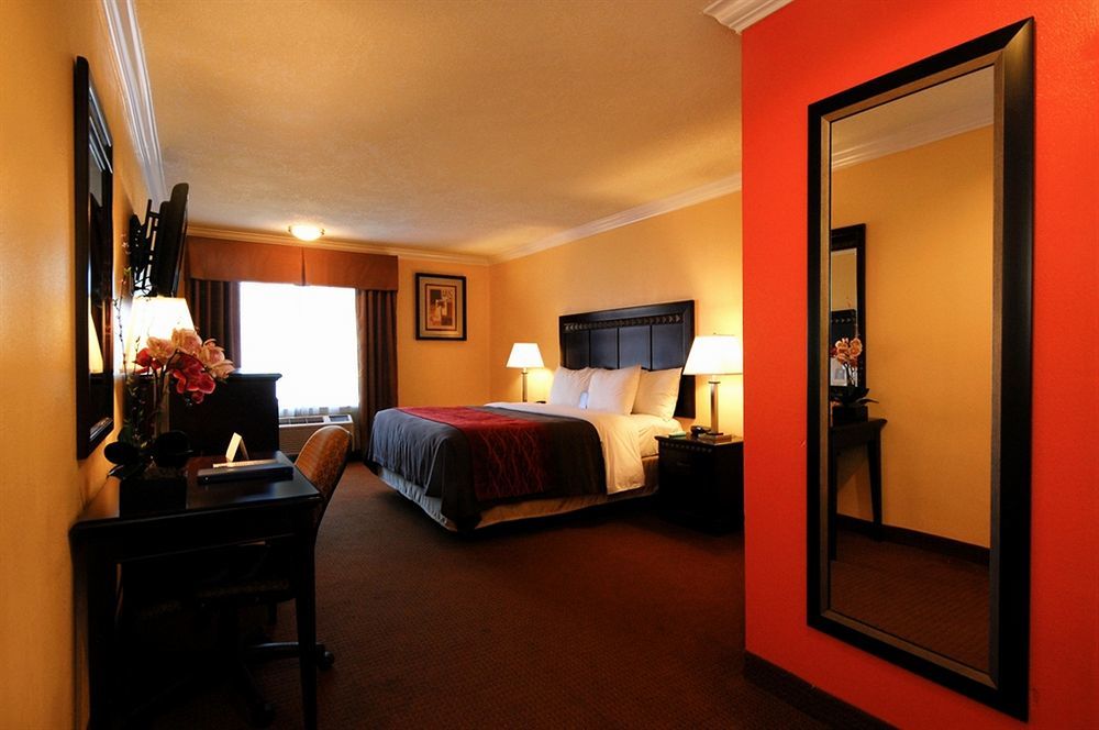 Quality & Bell Gardens-los Angeles Hotel 3*