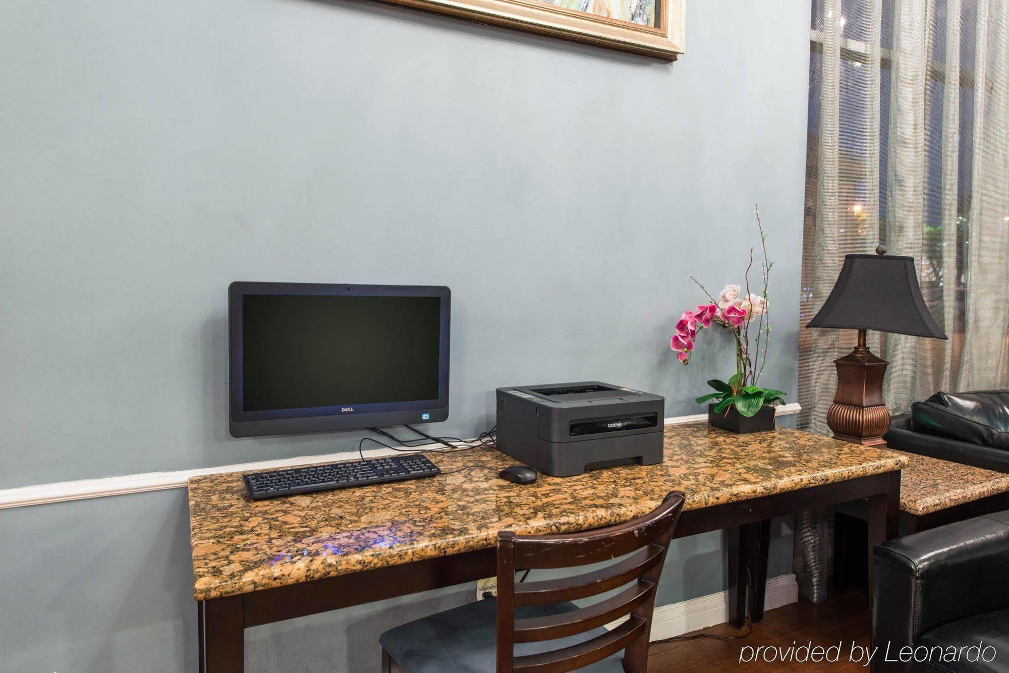 Quality & Bell Gardens-los Angeles Hotel 3*